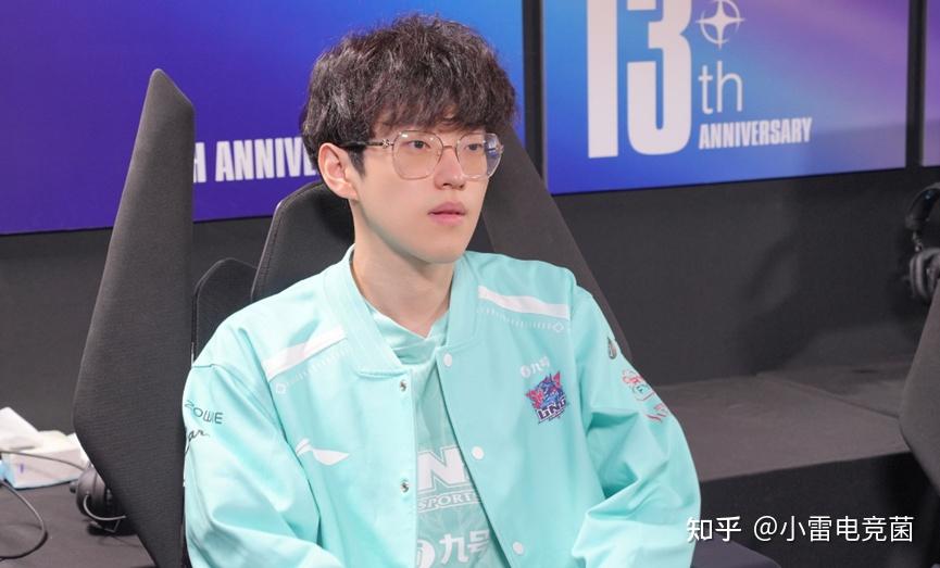 RNG横扫BRO，Scout完成史诗逆转鏖战多局半决赛，锁定晋级资格的简单介绍