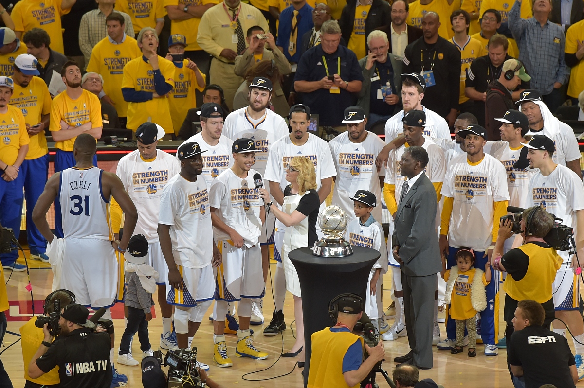 9you娱乐-爵士队不敌开拓者队，系列赛再度落后