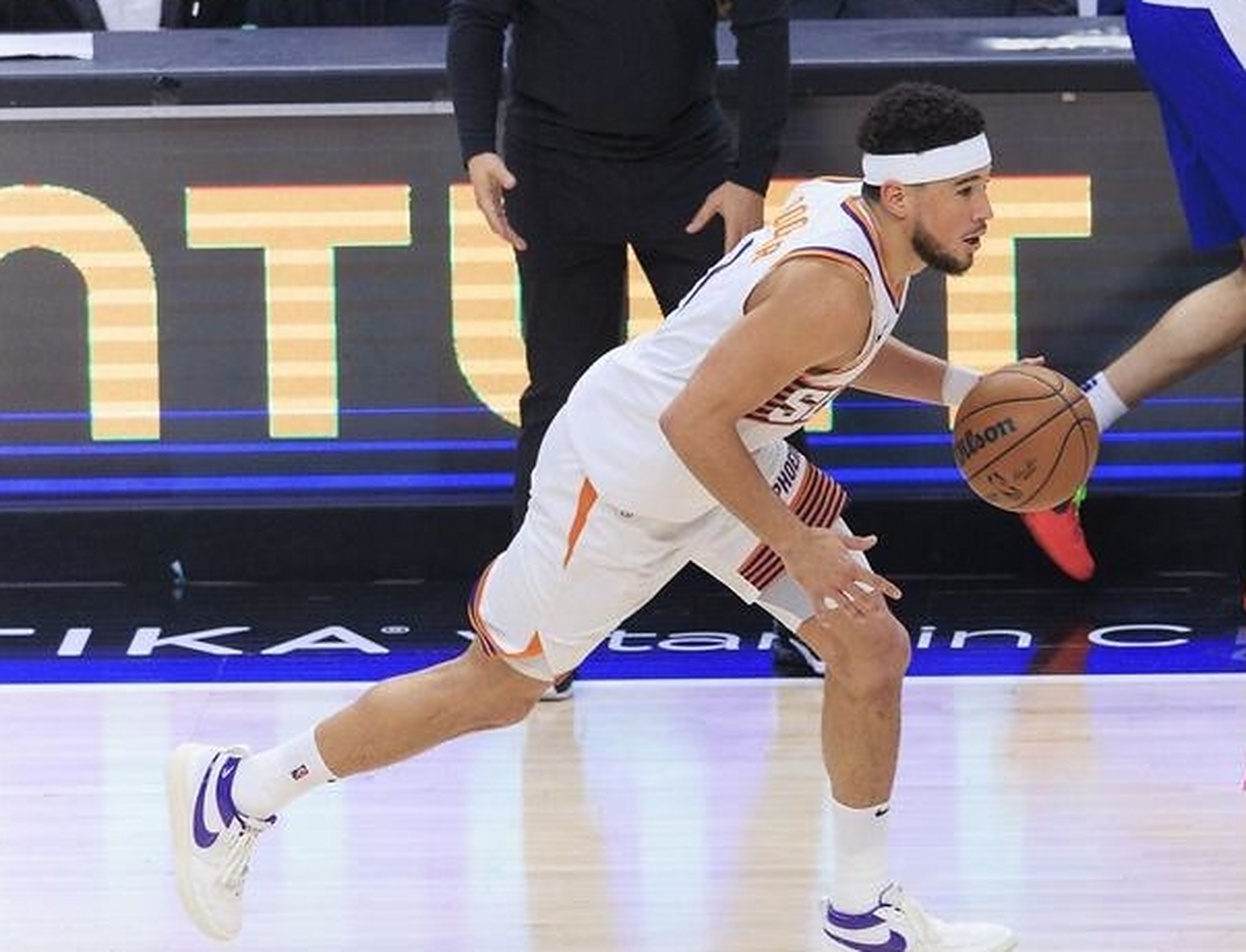 太阳队击败快船队,晋级西部半决赛 太阳队击败快船队,晋级西部半决赛