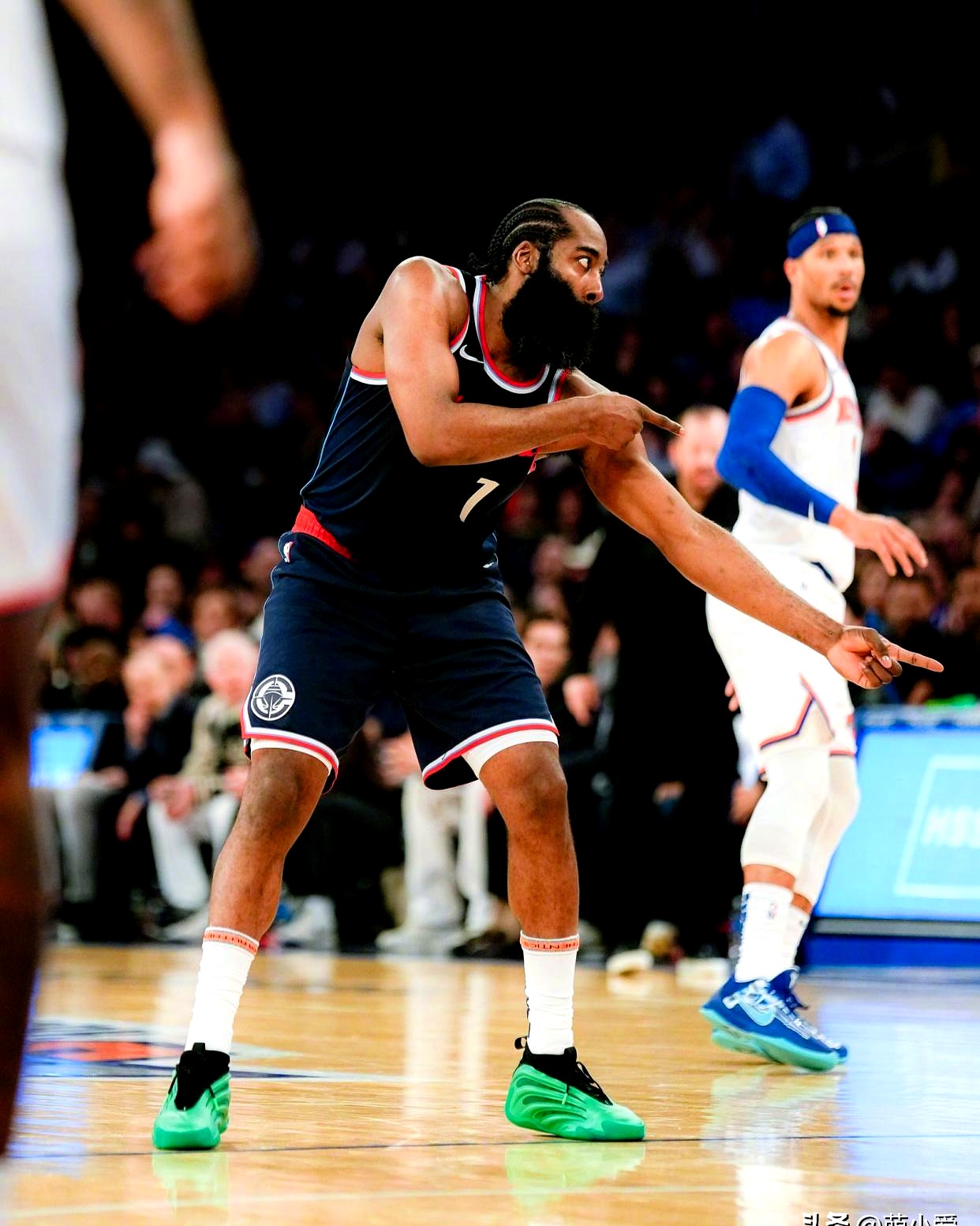 九游体育APP下载-快船击败76人，保持西部第一位置