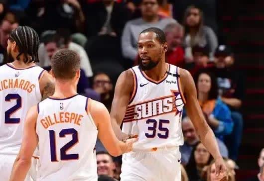 快船击败76人,保持西部第一位置 快船击败76人,保持西部第一位置