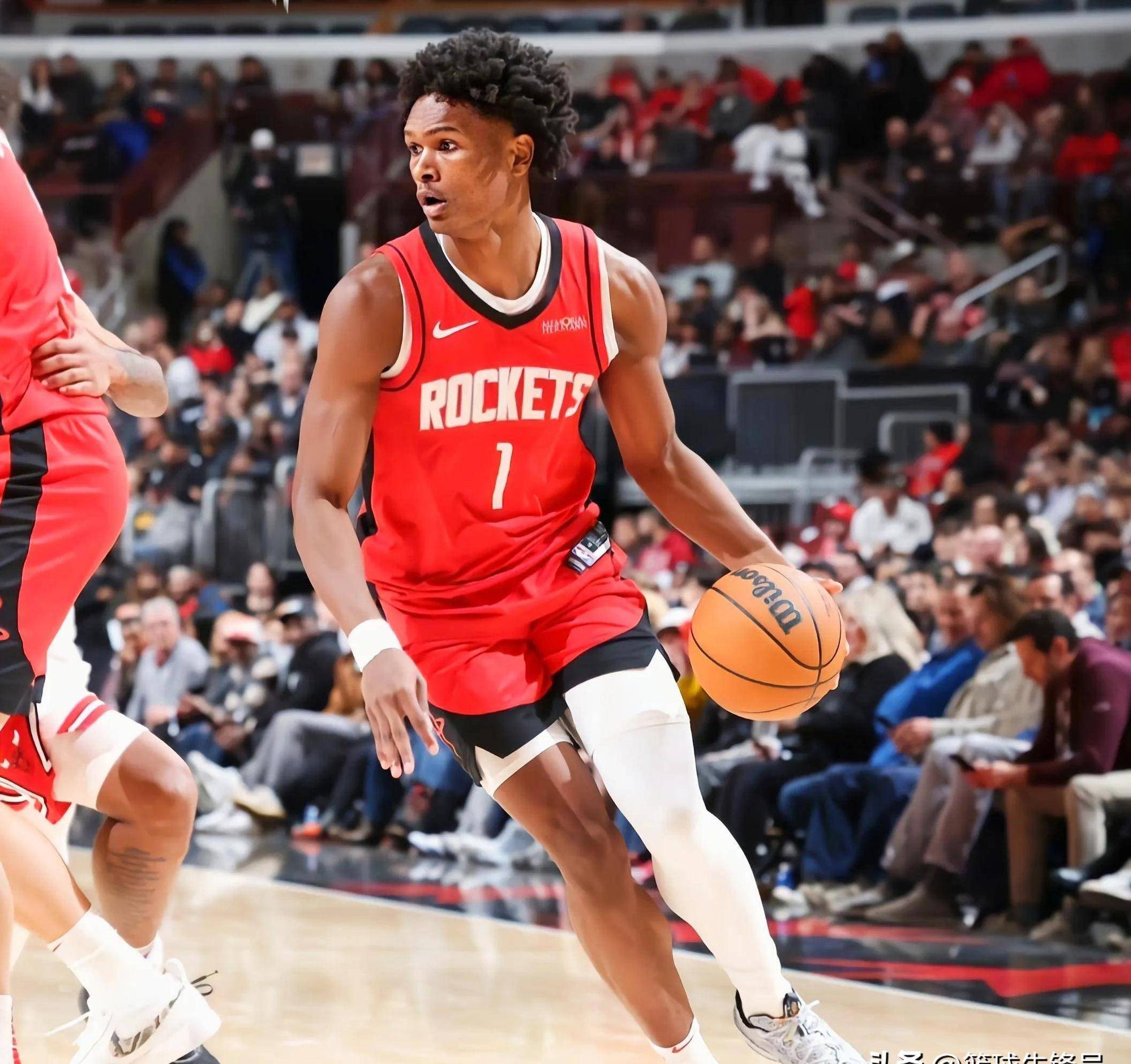 火箭逆袭大胜灰熊艾顿落后