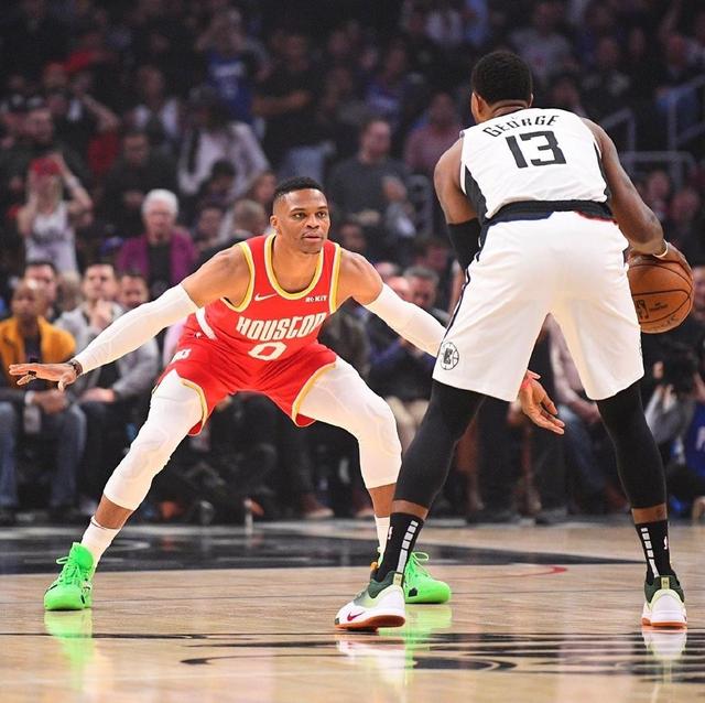 火箭全力以赴，骑士遭遇困境