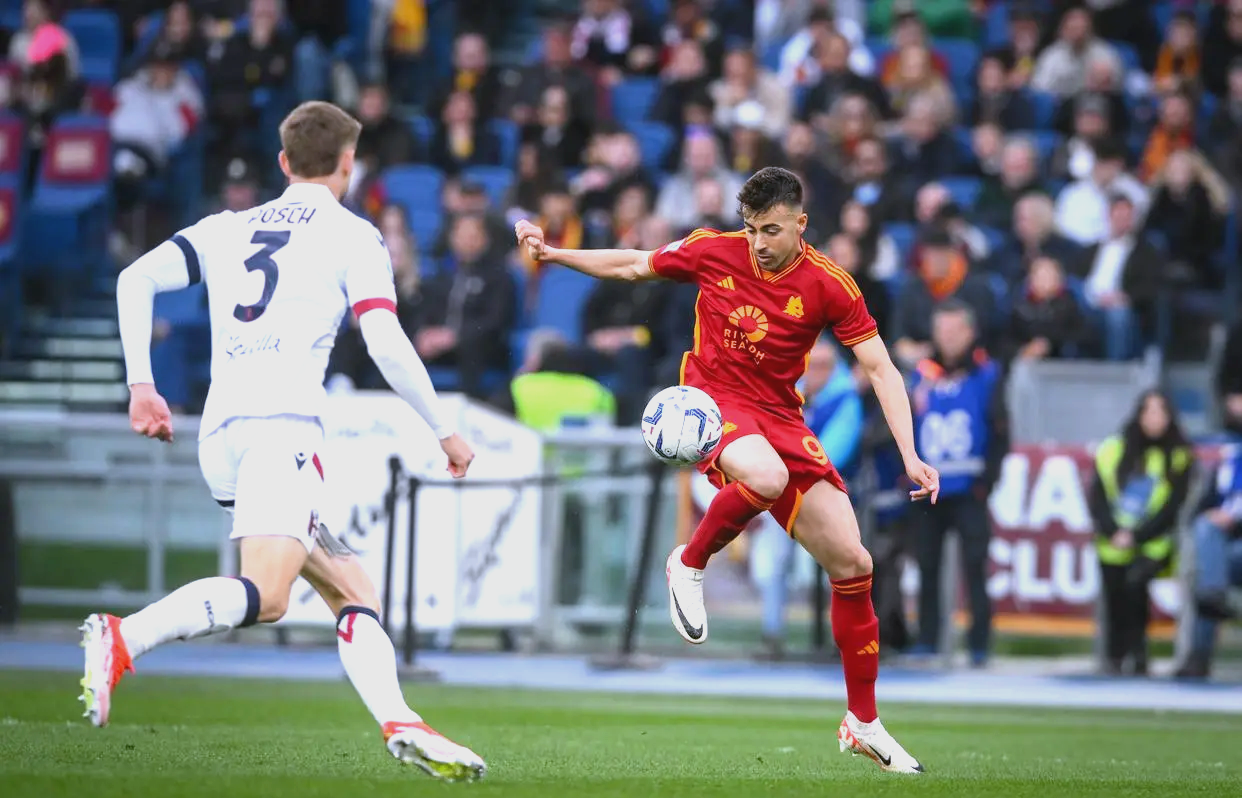 罗马尼亚队披荆斩棘,欧预赛亮相精彩纷呈 罗马尼亚队披荆斩棘,欧预赛亮相精彩纷呈