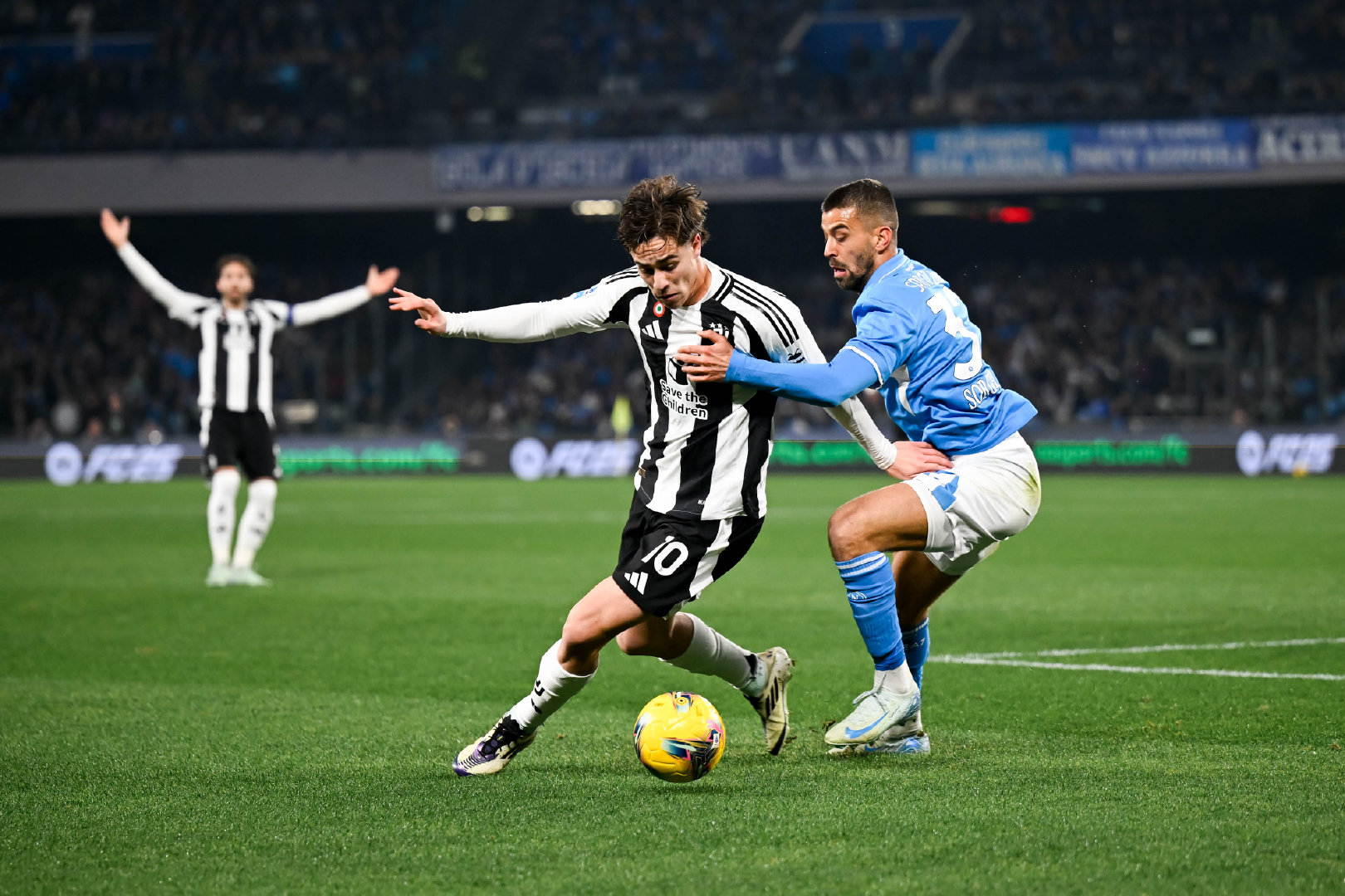 尤文图斯队穷追不舍,一统江山,创造奇迹 尤文图斯队穷追不舍,一统江山,创造奇迹