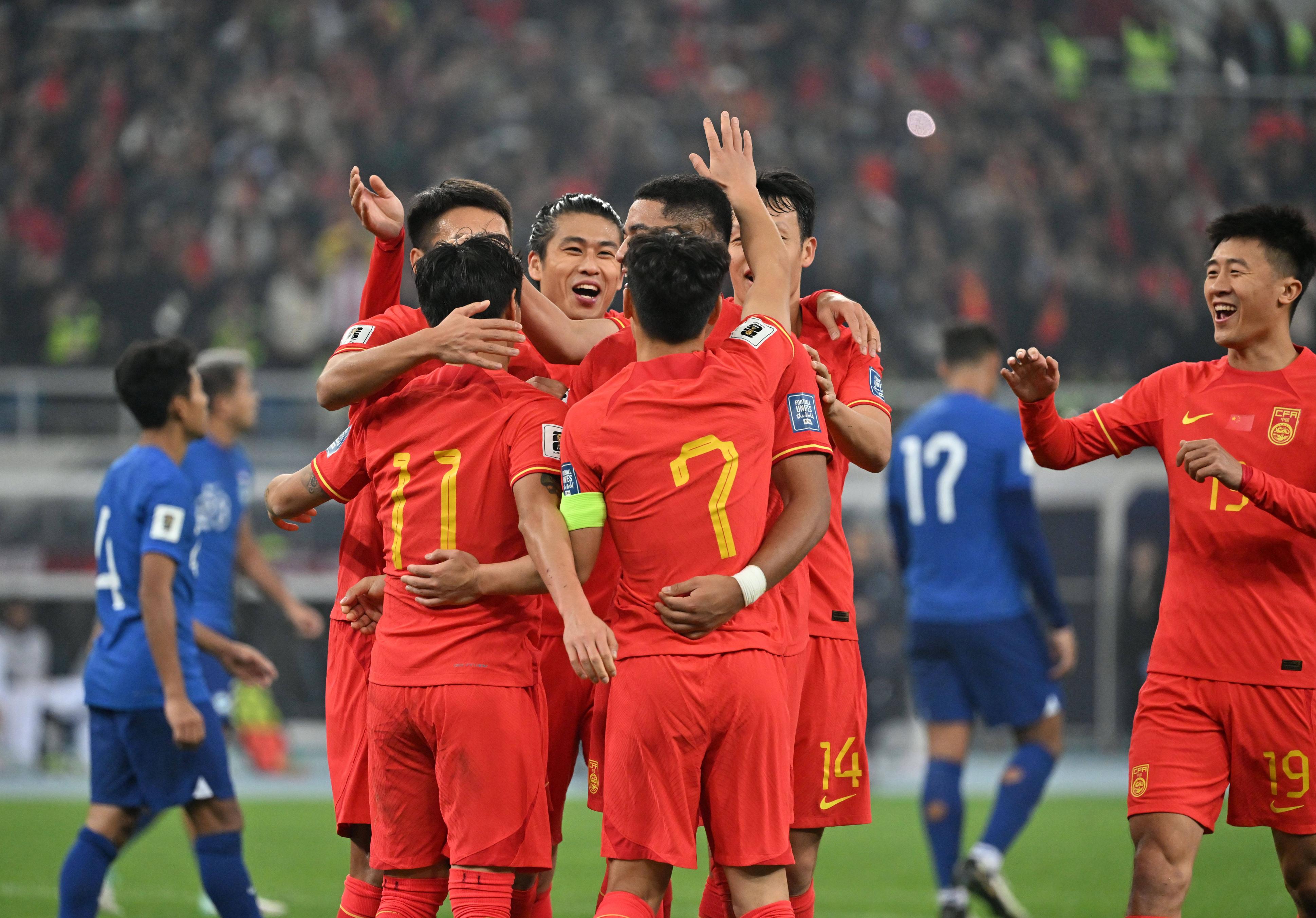 热血男子足球盛宴，实力对决精彩绝伦