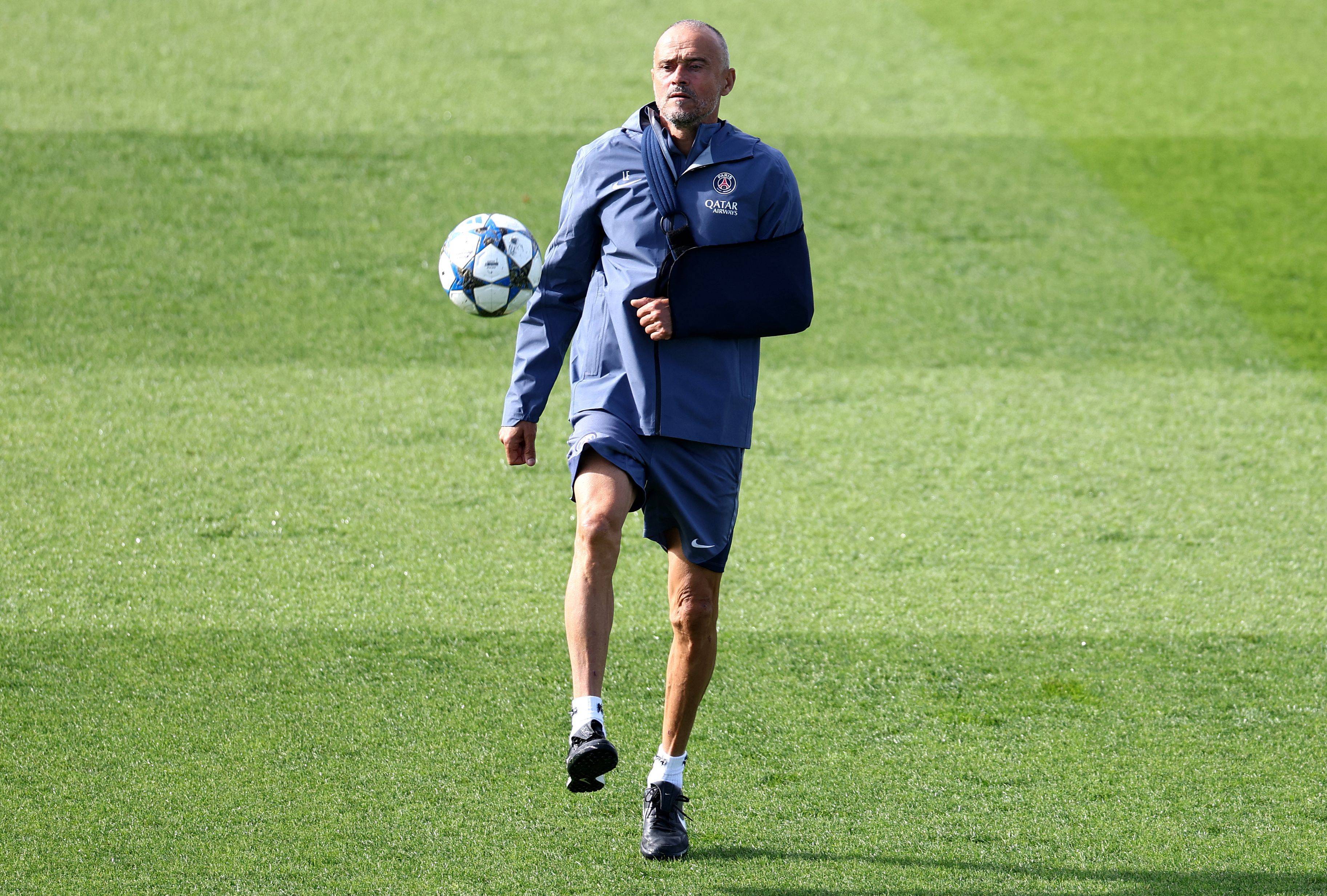 巴黎圣日尔曼女足球队备战国际比赛