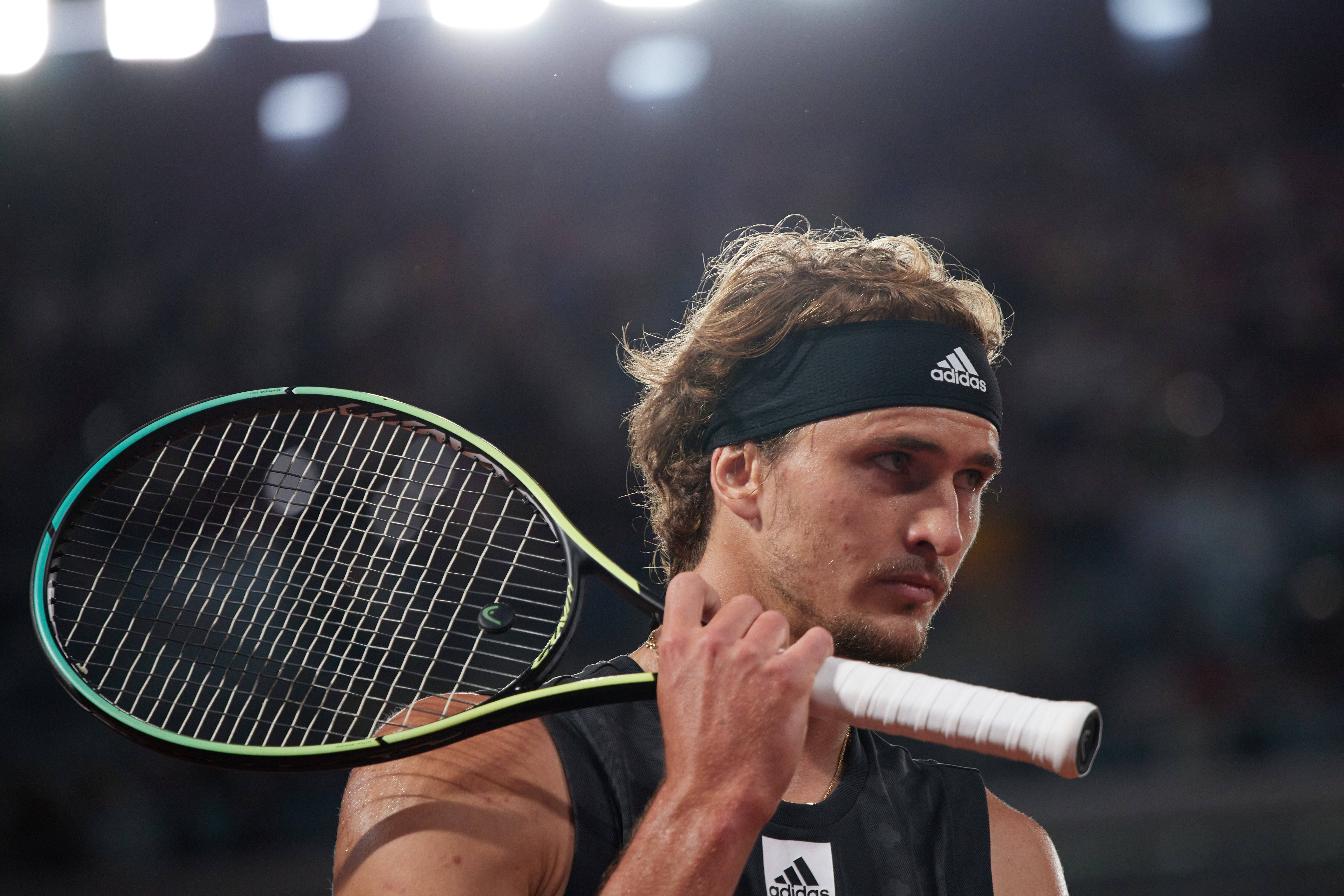 关于西班牙网球队险胜德国网球队，兹维列夫绝境逆转的信息