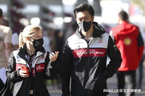 阿斯顿马丁碾压梅赛德斯，塞恩斯统治全场的简单介绍