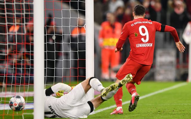 巴西绝杀瑞典,穆勒扛起全队 巴西绝杀瑞典,穆勒扛起全队