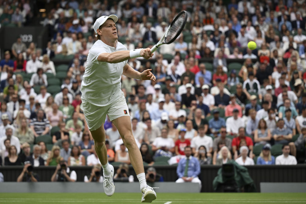 包含戴维斯杯险胜温网，辛纳点燃赛场的词条