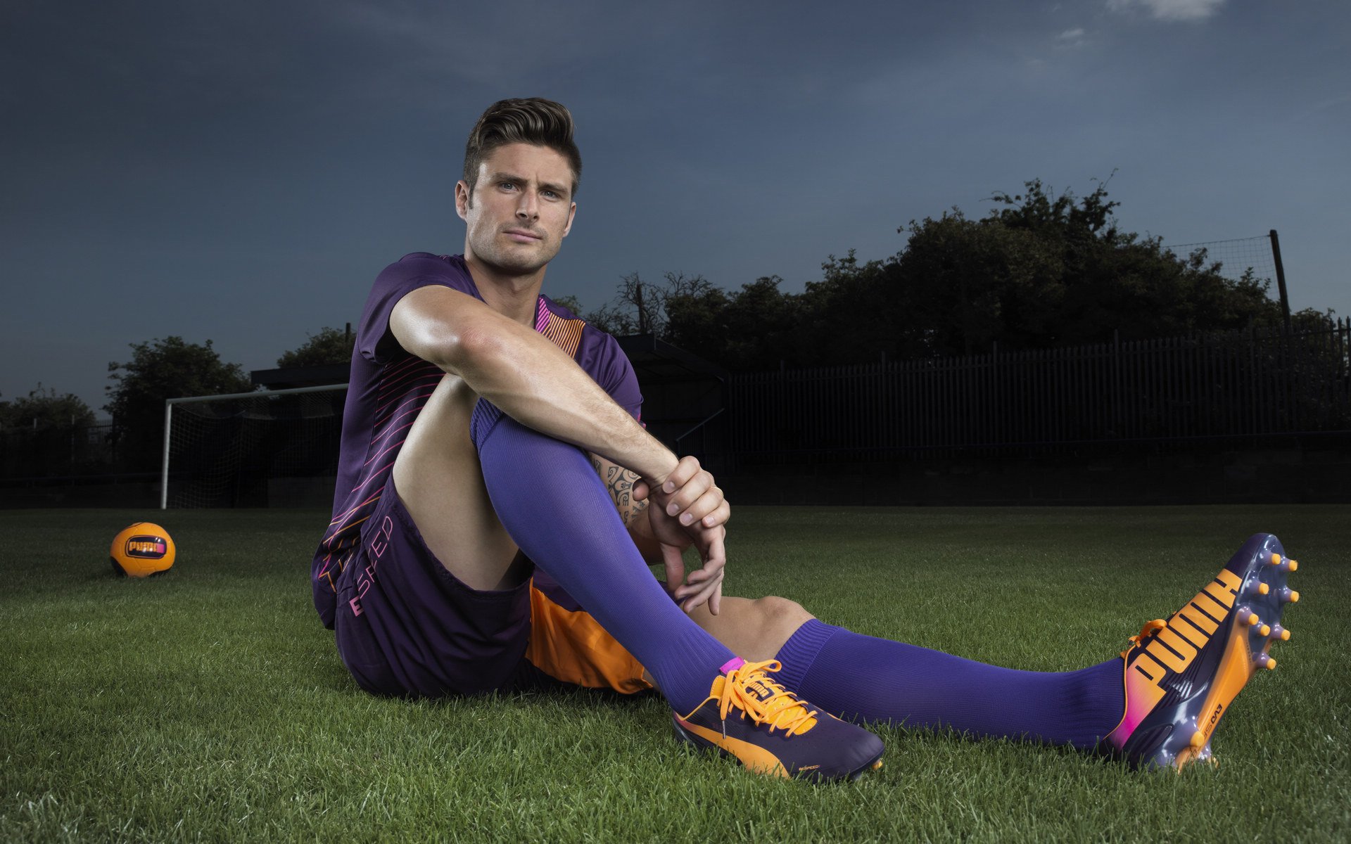 九游中国-当一些人退场时，总有人在更大的舞台登场，范戴克无声诠释何谓顶级